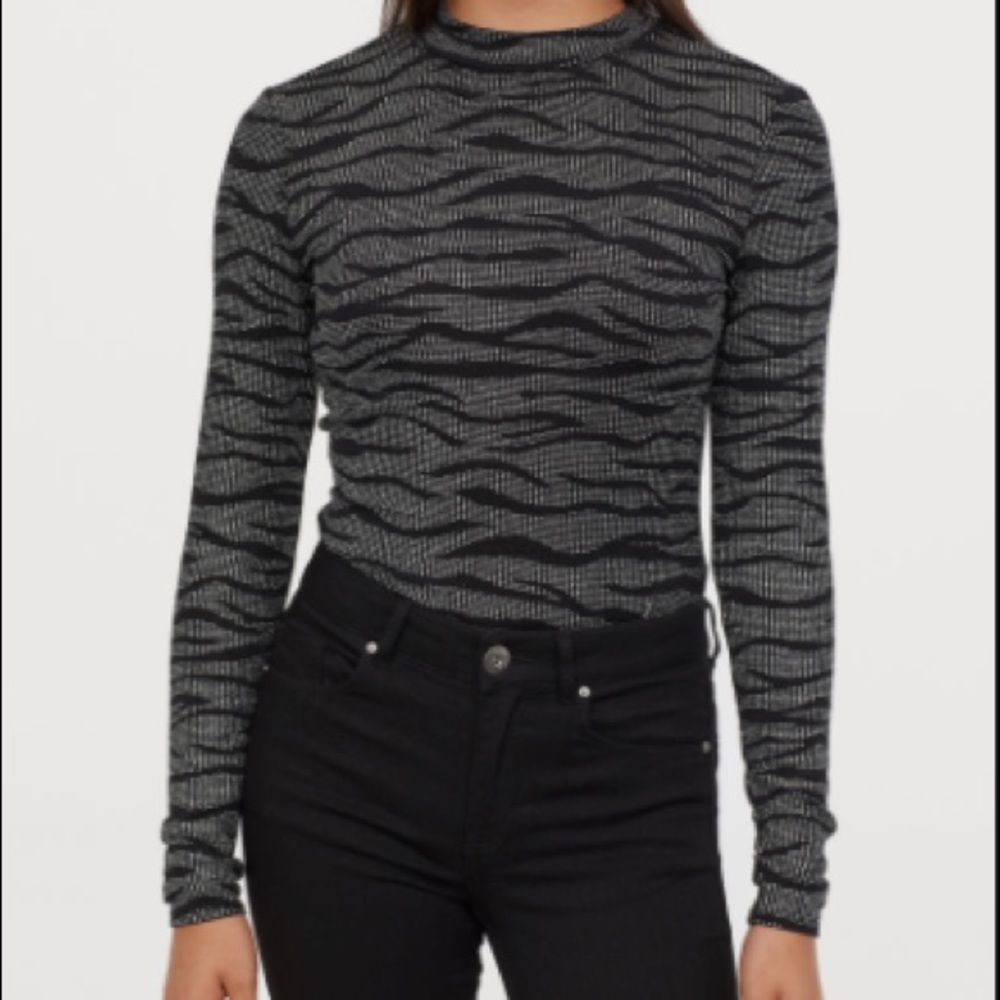 Zebra Jersey holiday bodysuit NWOT black/ silver - Picture 4 of 4